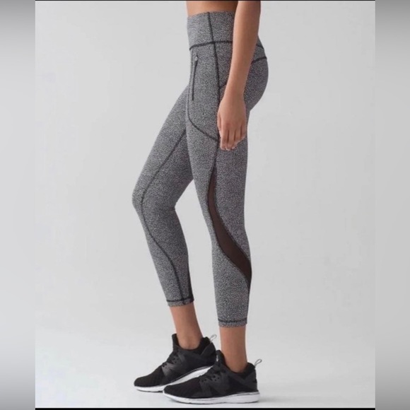 Lululemon Size 6 invigorate Black and White Leggings *Please read description* - Picture 12 of 12